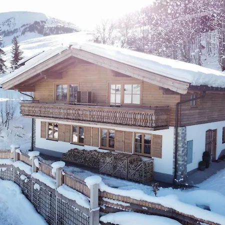 Ski-In & Ski-Out Out Chalet Maria With Amazing Mountain View Maria Alm am Steinernen Meer Exterior photo